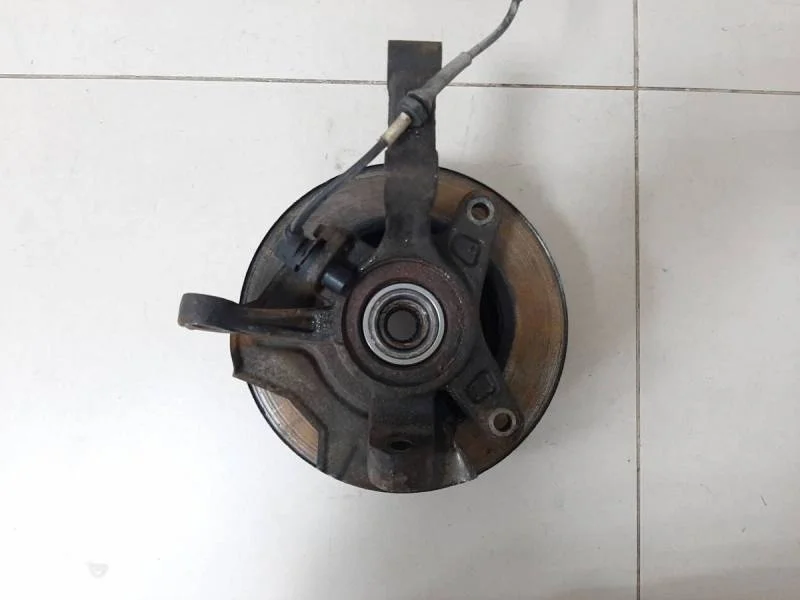 Кулак поворотный передний левый Chevrolet Aveo T200 2003-2008