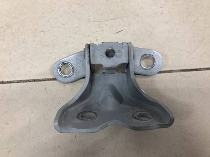 Петля двери передней правой нижняя Hyundai Solaris 2010-2017