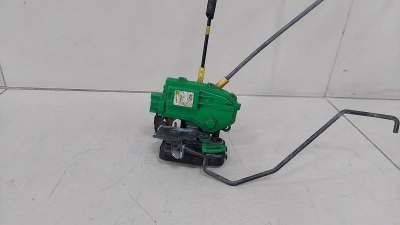 Замок двери задней левой Hyundai Solaris 2010-2017