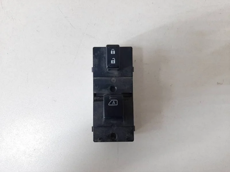 Блок управления стеклоподъемниками Infiniti EX/QX50 (J50) 2008-2017