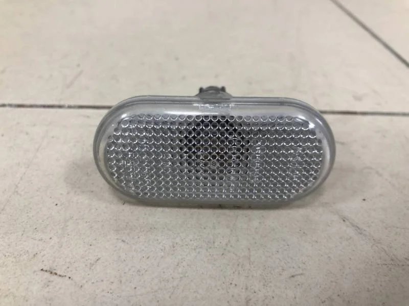 Повторитель на крыло Lada Largus 2012>