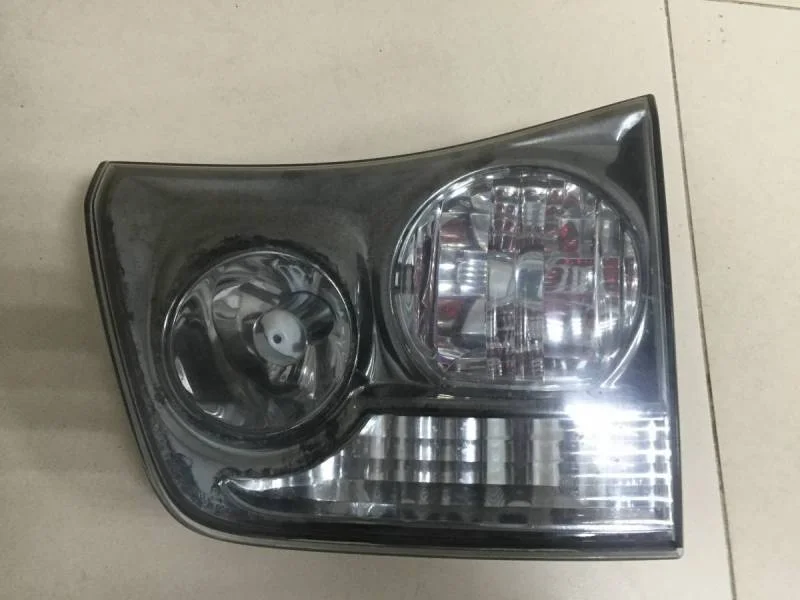 Фонарь задний внутренний правый Lexus RX 300/330/350/400h (XU30) 2003-2009