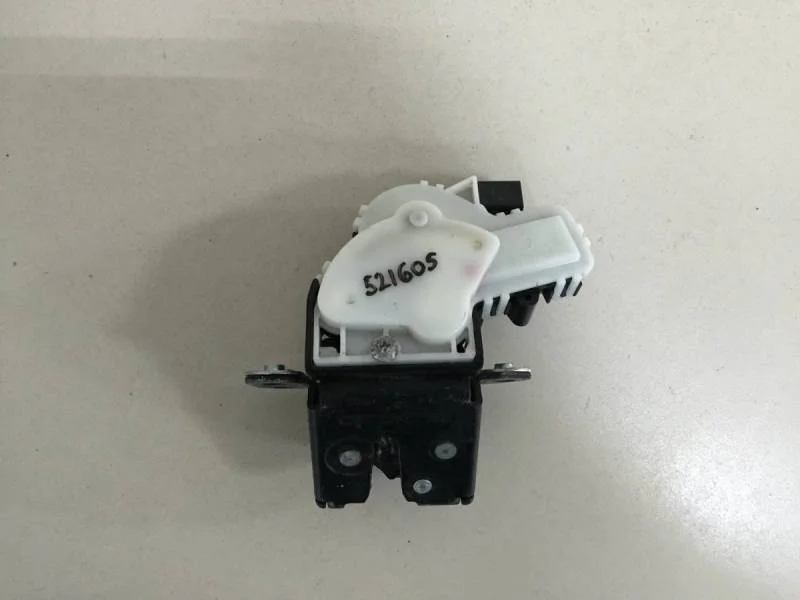 Замок багажника Mazda Mazda 3 (BL) 2009-2013