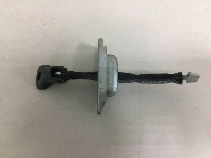 Ограничитель двери Toyota Rav 4 (A30) 2006-2013