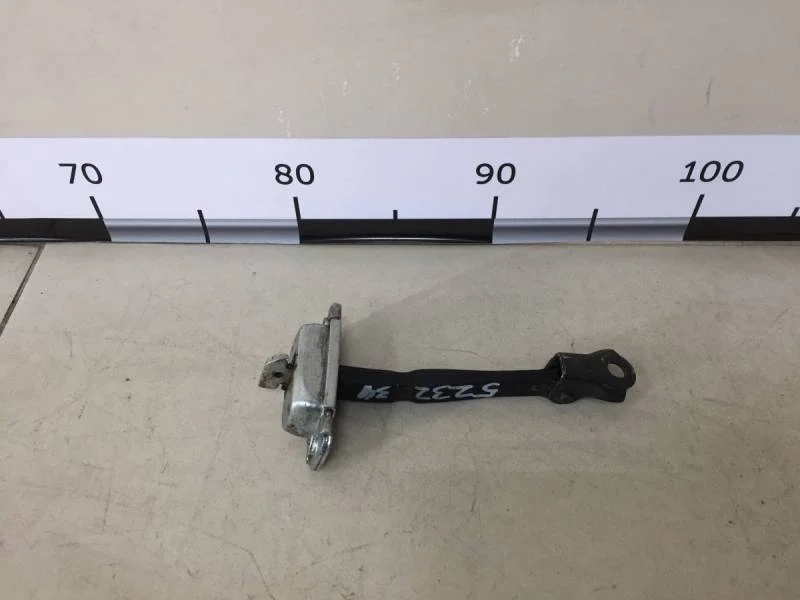 Ограничитель двери Hyundai Solaris 2017>