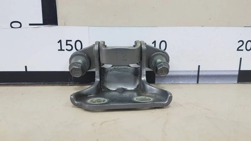 Петля двери задней правой верхняя Chevrolet Aveo T250 2005-2011