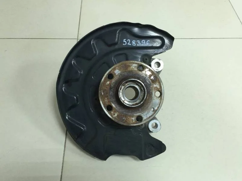 Кулак поворотный передний правый Skoda Octavia (A7) 2013>