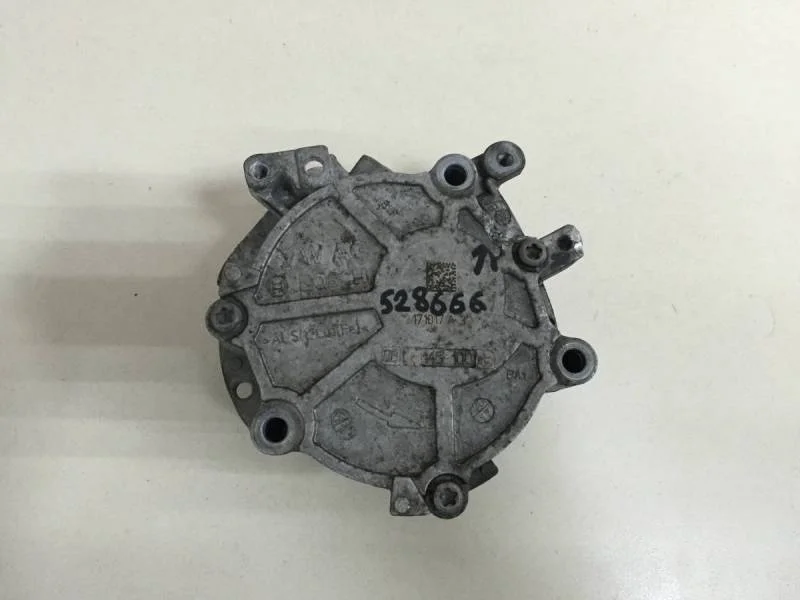 Насос вакуумный Skoda Octavia (A7) 2013>