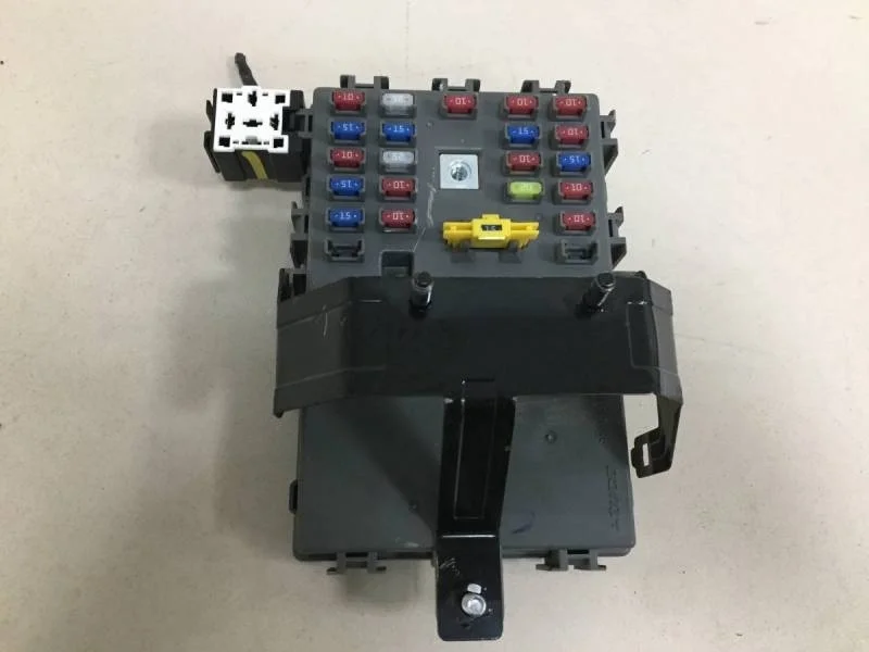 Блок предохранителей Chevrolet Aveo T250 2005-2011