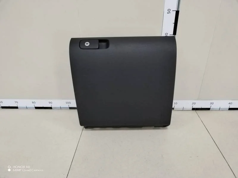 Бардачок Volkswagen Tiguan (5N2) 2011-2016