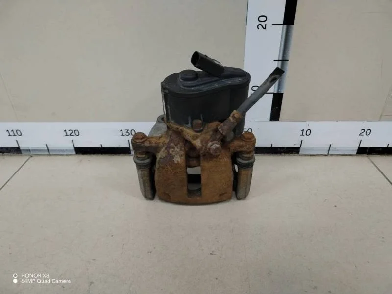 Суппорт задний левый Volkswagen Tiguan (5N2) 2011-2016