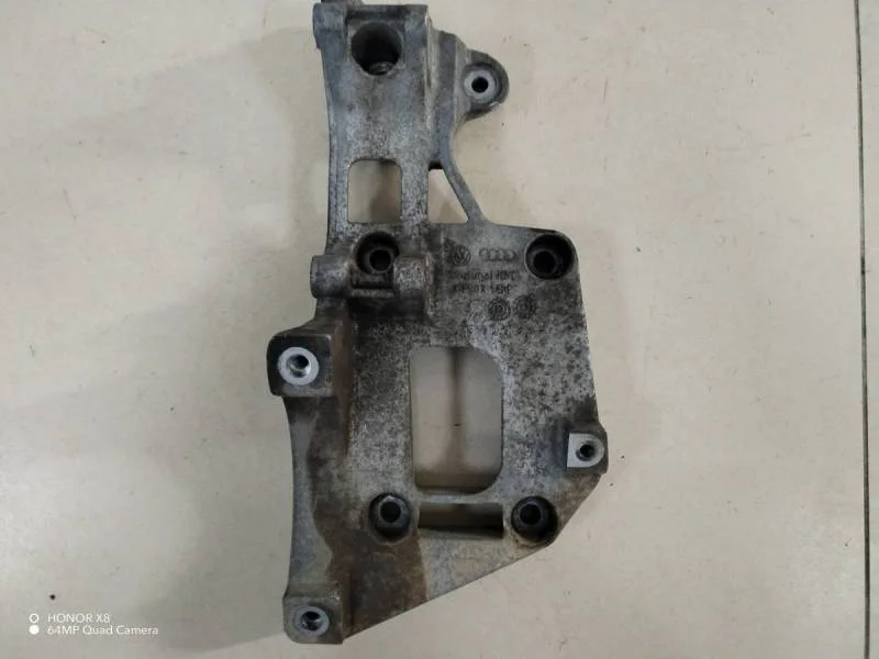 Кронштейн генератора Skoda Octavia (A5 1Z-) 2004-2013