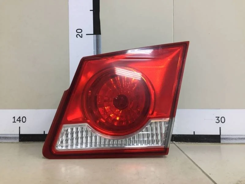 Фонарь задний внутренний правый Chevrolet Cruze (J300) 2009-2016
