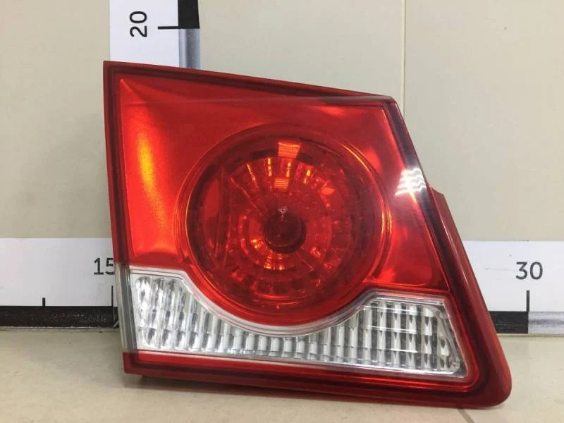 Фонарь задний внутренний левый Chevrolet Cruze (J300) 2009-2016