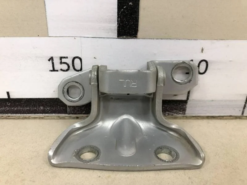 Петля двери задней левой верхняя Kia Ceed (ED) 2007-2012