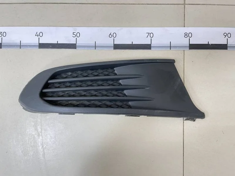 Решетка в бампер правая Volkswagen Polo (Sed RUS) 2011>