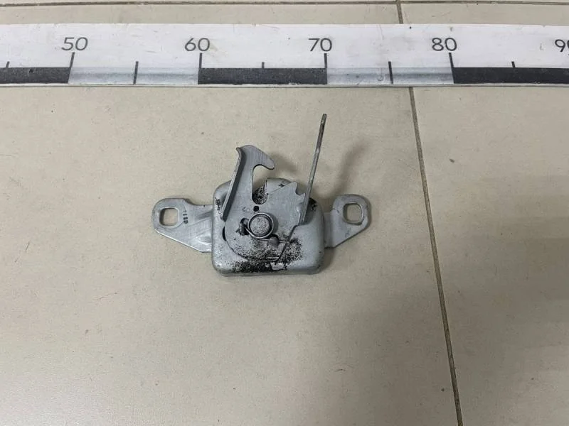 Замок капота Renault Sandero 2009-2014