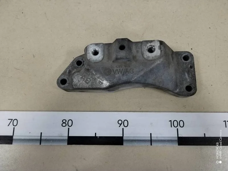 Кронштейн КПП Skoda Octavia (A7) 2013>