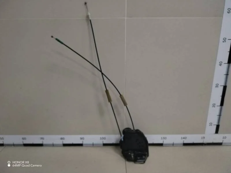 Замок двери задней левой Toyota Corolla E150 2006-2013