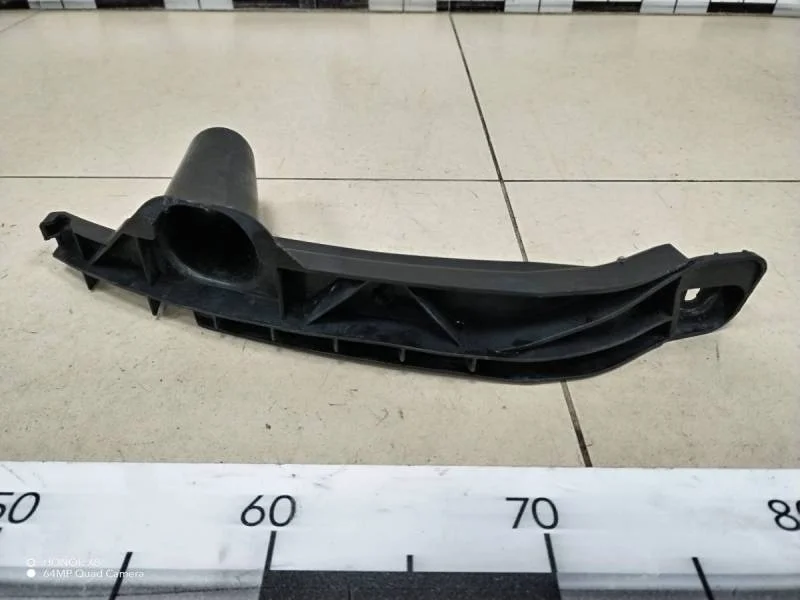 Направляющая переднего бампера левая Volkswagen Jetta (1K) 2006-2011