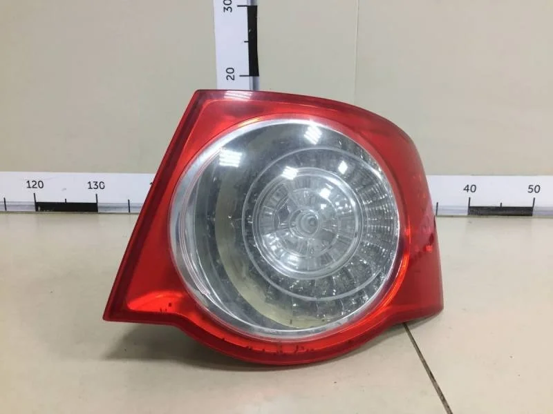 Фонарь задний наружный правый Volkswagen Jetta (1K) 2006-2011
