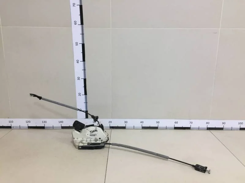 Замок двери передней правой Volkswagen Polo (Sed RUS) 2011>