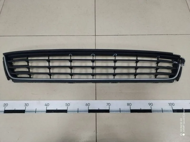 Решетка в бампер центральная Volkswagen Polo (Sed RUS) 2011>