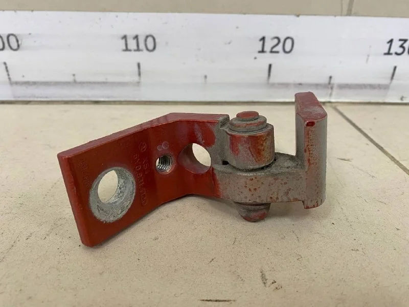 Петля двери Skoda Fabia (6Y) 1999-2007