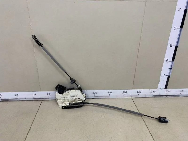 Замок двери задней правой Volkswagen Polo (Sed RUS) 2011>