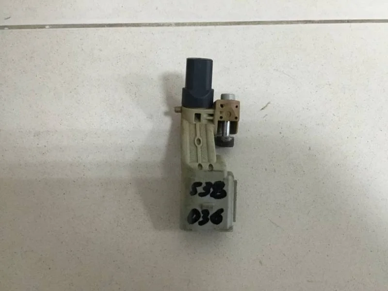 Датчик положения коленвала Volkswagen Jetta (1K) 2006-2011