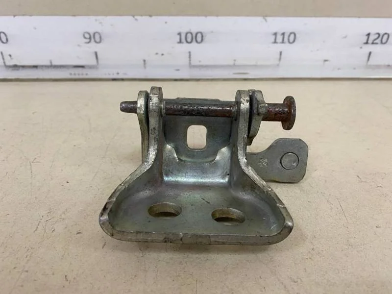 Петля двери передней правой нижняя Peugeot 408 2012>