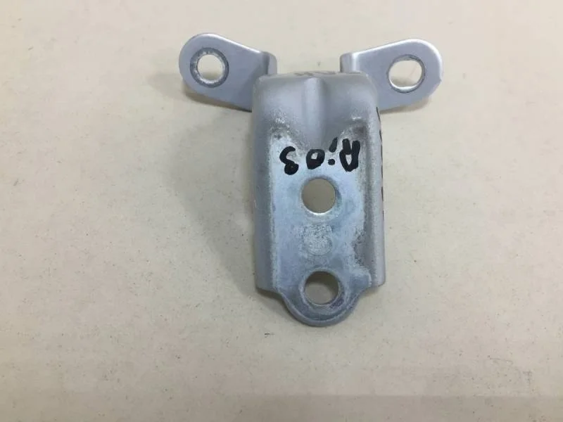 Петля двери задней левой нижняя Kia Rio 3 (UB) 2011-2017