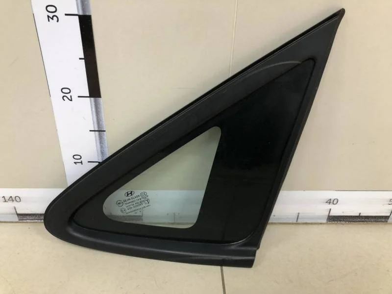 Стекло кузовное глухое правое Hyundai ix35 (LM) 2010-2015