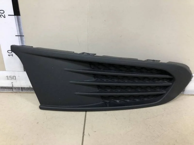 Решетка в бампер правая Volkswagen Polo (Sed RUS) 2011>