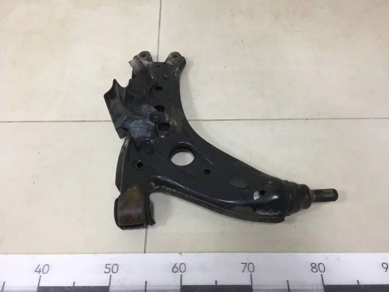 Рычаг передний Skoda Fabia (6Y) 1999-2007