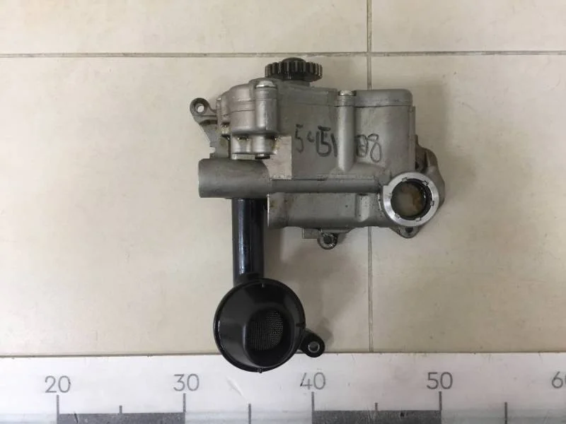 Насос масляный Volkswagen Tiguan (5N2) 2011-2016