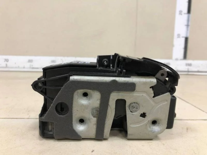 Замок двери задней правой Ford Focus 3 2011>