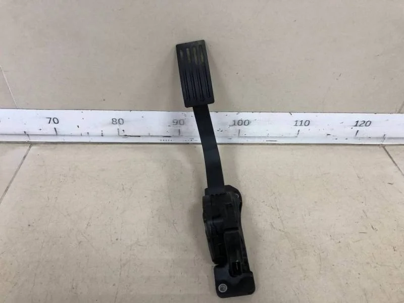 Педаль газа Ford Focus 3 2011>