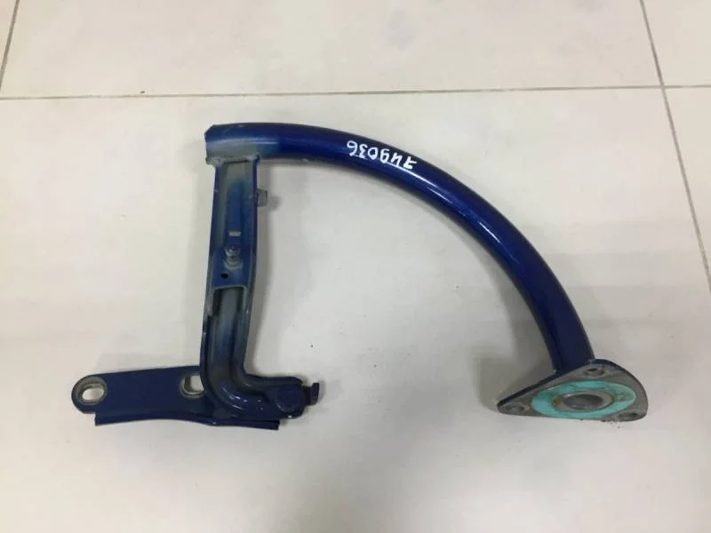 Петля крышки багажника Volkswagen Passat B6 2005-2010