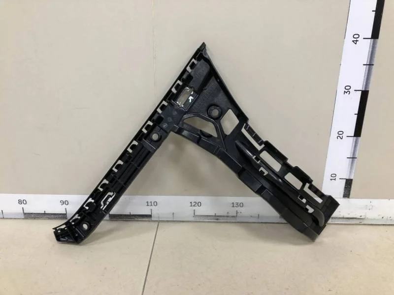 Кронштейн заднего бампера правый Mercedes-Benz C-Class (W205) 2014>