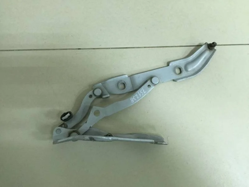 Петля крышки багажника BMW 3-series E90/E91 2005-2011
