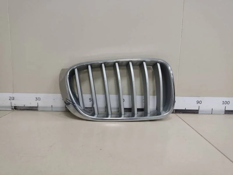 Решетка радиатора правая BMW X3 F25 2010-2017