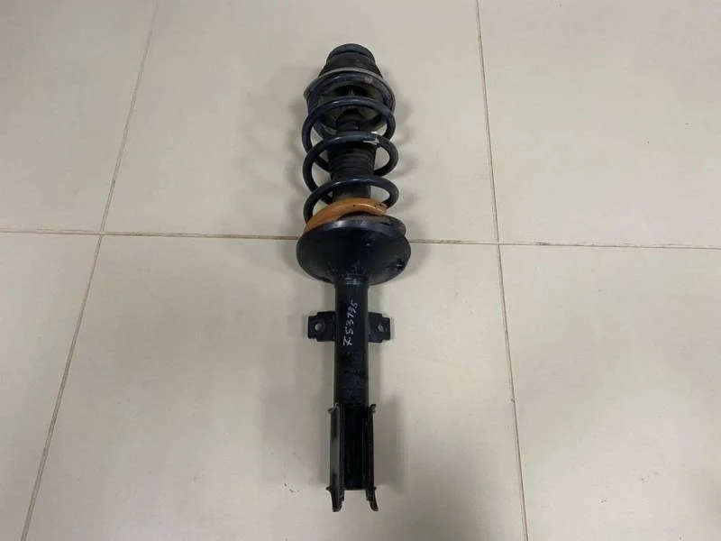 Амортизатор передний Nissan Terrano (D10) 2014>