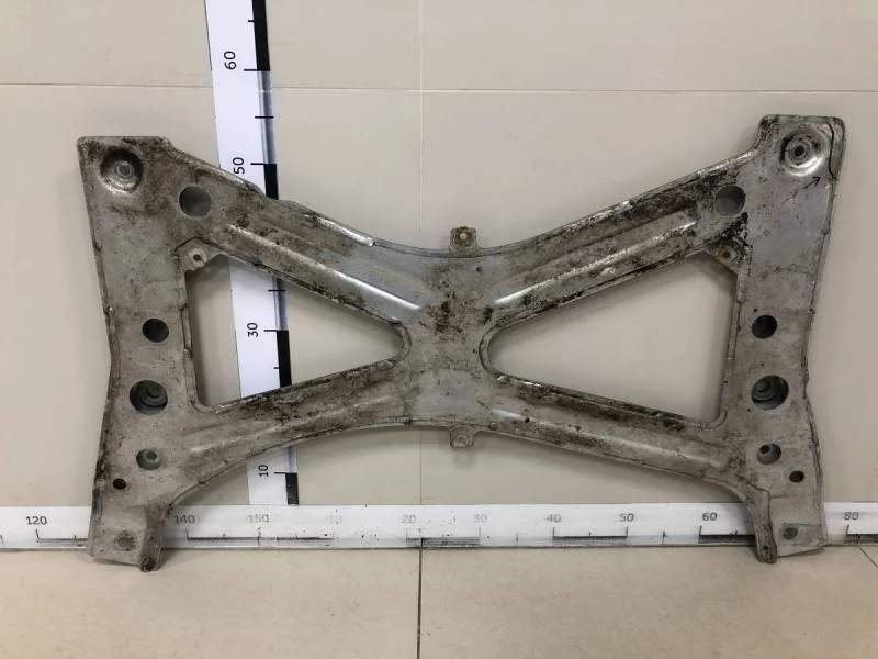 Балка передняя поперечная Porsche Panamera 2010-2016