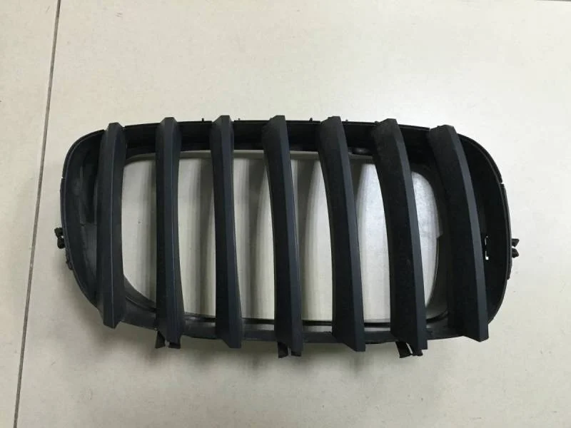 Решетка радиатора правая BMW X5 E70 2007-2013