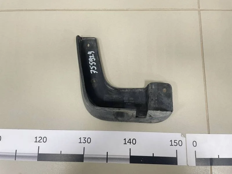 Брызговик передний левый Kia Rio 4 (FB) 2017>