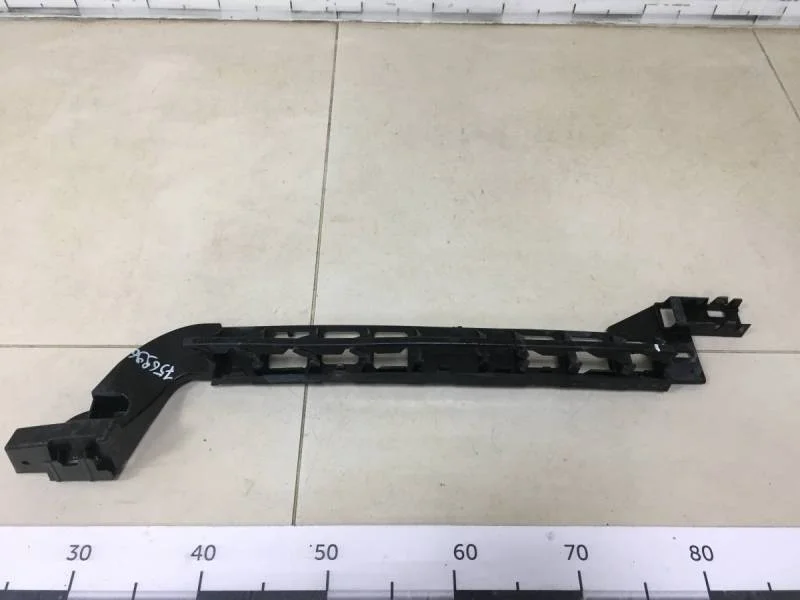 Направляющая заднего бампера правая Skoda Octavia (A7) 2013>