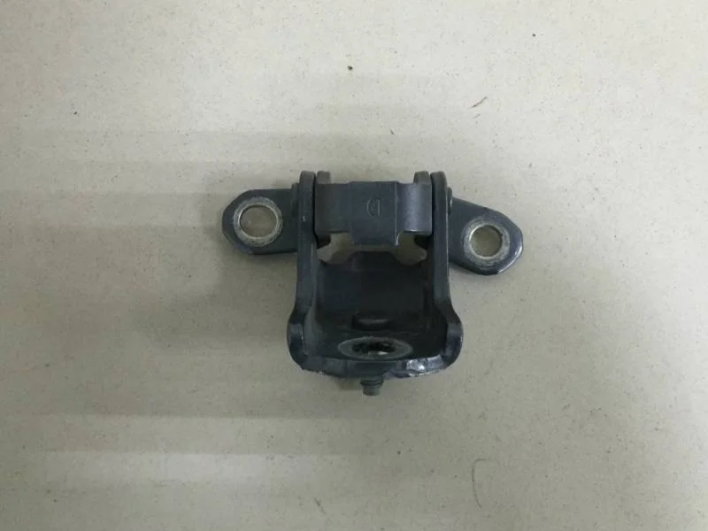 Петля двери задней правой верхняя Nissan Note (E11) 2006-2013