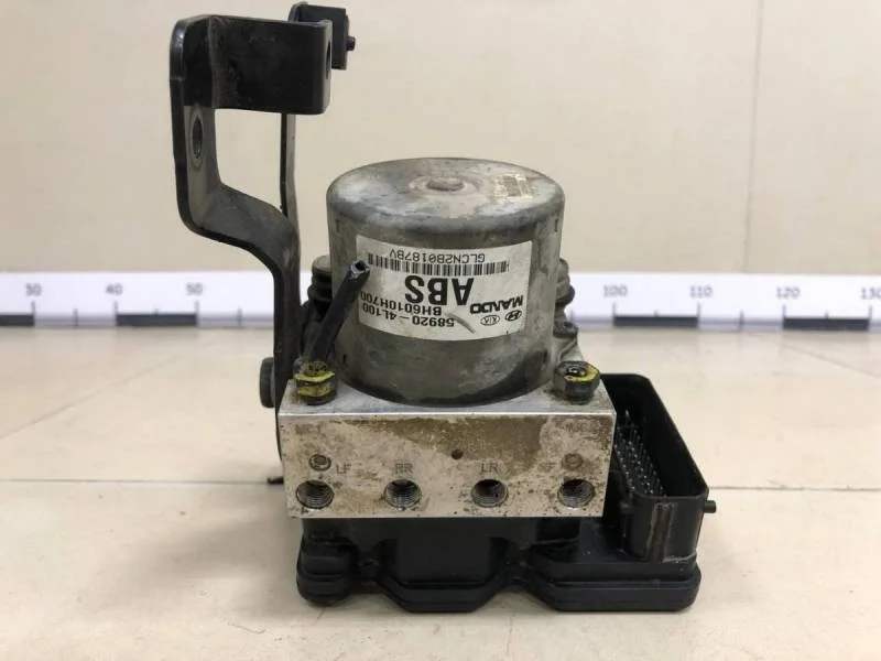 Блок ABS (насос) Kia Rio 3 (UB) 2011-2017