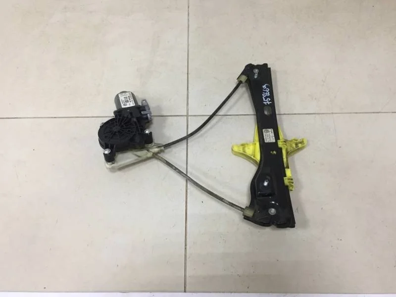 Стеклоподъемник электр. задний правый Volkswagen Polo (Sed RUS) 2011>